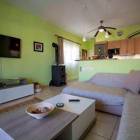 Casa Greca Vacation Home Ахарави Экстерьер фото